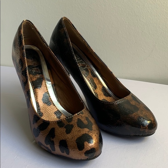 Suzy Shier Shoes - Suzy Shier Animal Print Heels Size 9